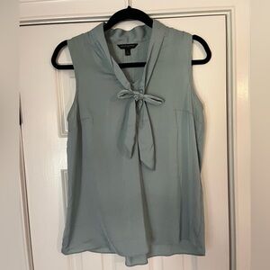 Banana Republic Women's Bow Tie Sleevless Blouse Size Small